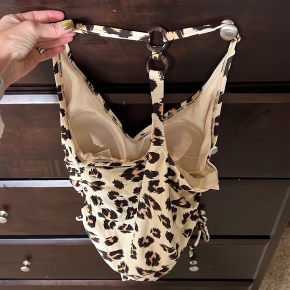 Cheeta Print swimsuit - Picture 3 of 6